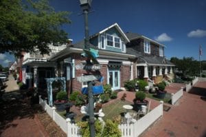 buildings in downtown Manteo, NC